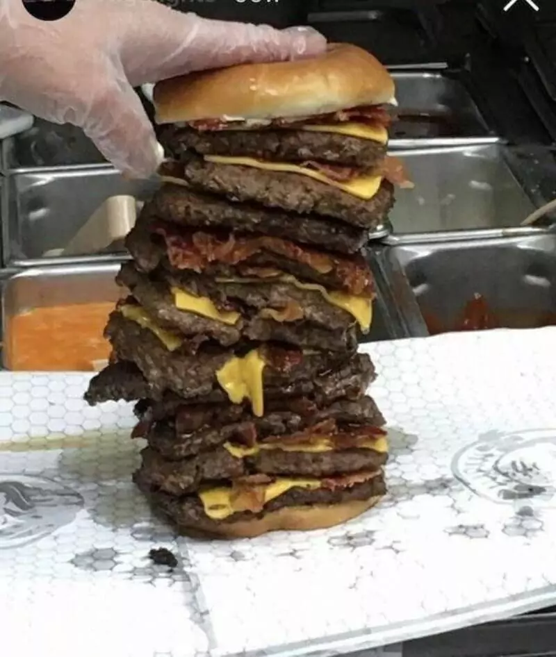 Big XXL Burger mit viel Fleisch fleisch burger