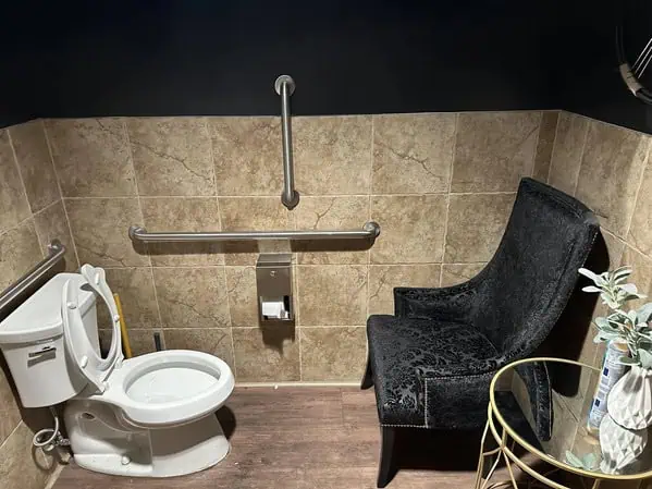 Gemeinsam auf Toilette gehen 2x toilette