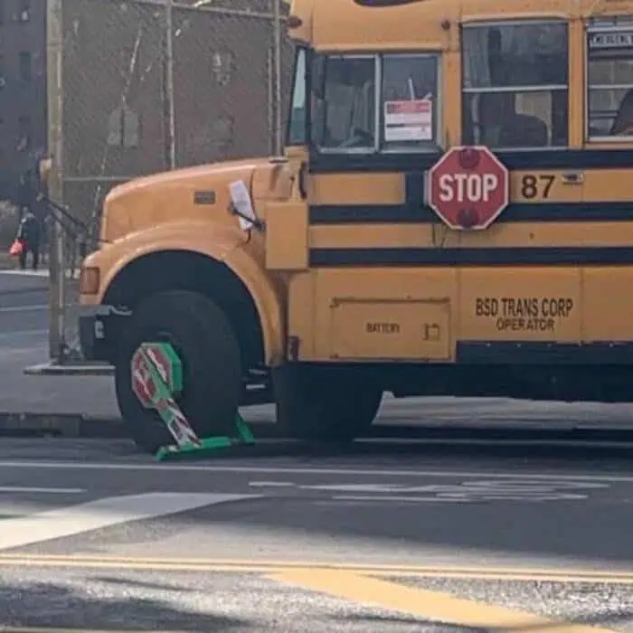 Alles und jeder bekommt eine Parkkralle bus parkkralle