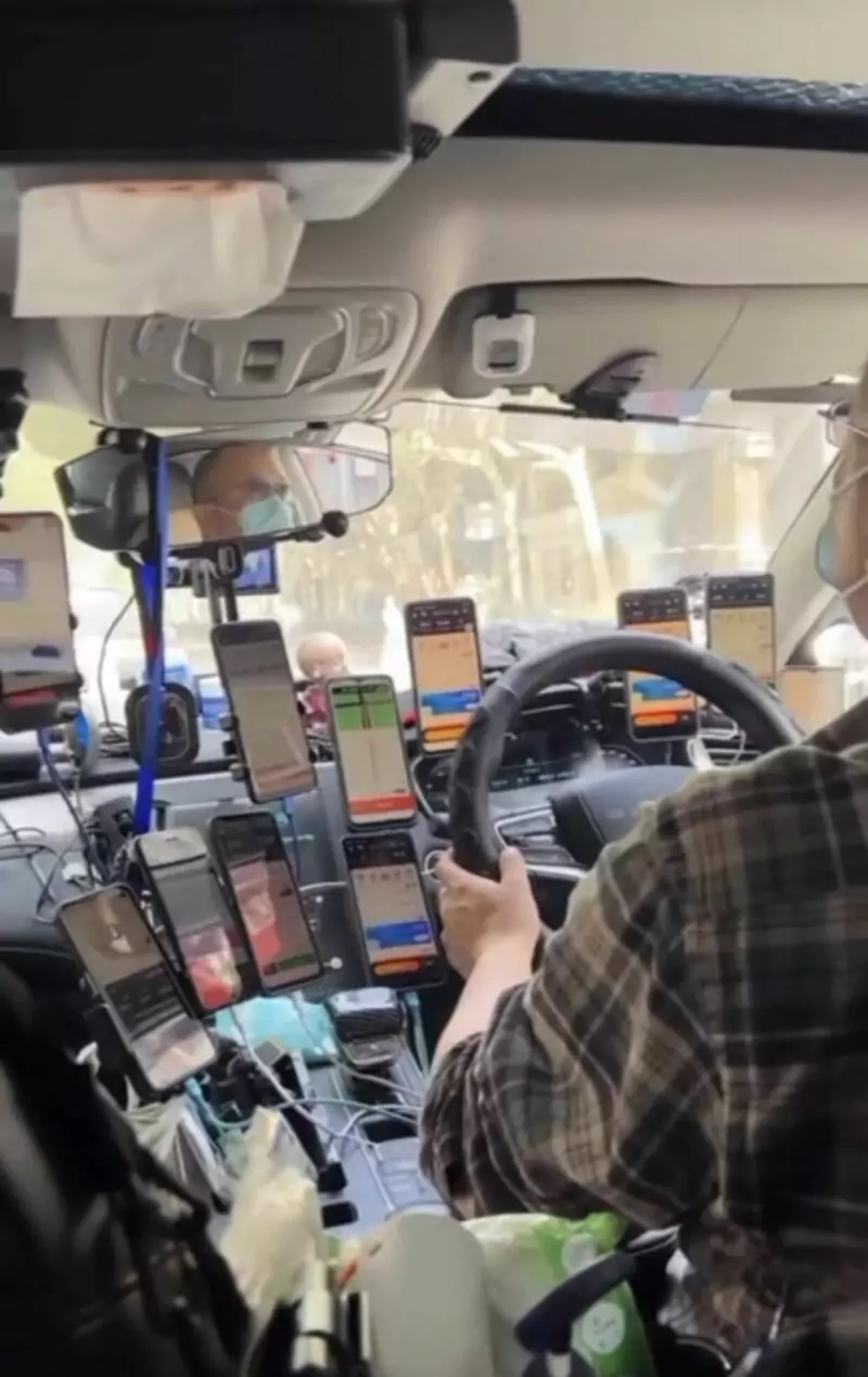 Er kommt immer am Ziel an ziel finden