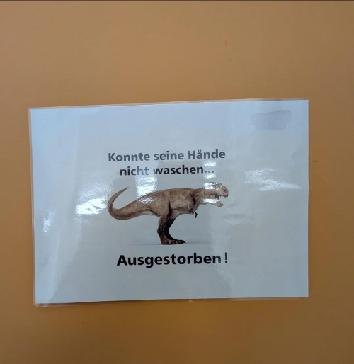 Immer Hände waschen nach der Toilette haende-waschen